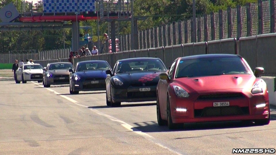 12x Nissan GT-R R35s Accelerating on the Track!