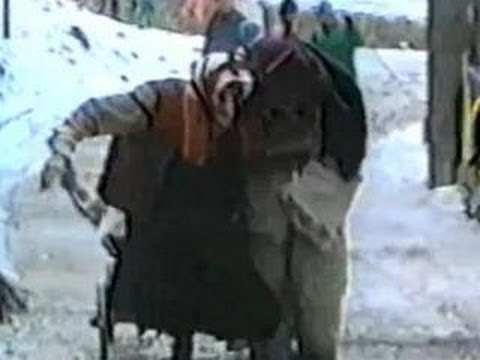 Funny Couple Slips In Snow – Funny Accidents