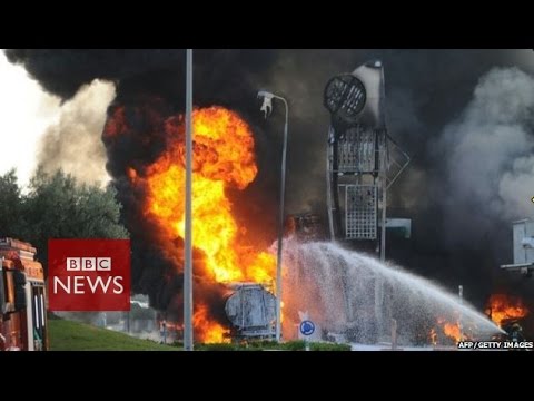 Gaza crisis: Rocket strikes Israeli petrol station – BBC News