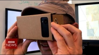 Google’s DIY virtual reality cardboard headset – BBC News