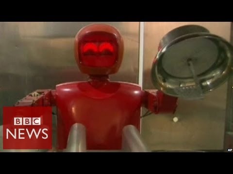 Robot chefs take over restaurant – BBC News