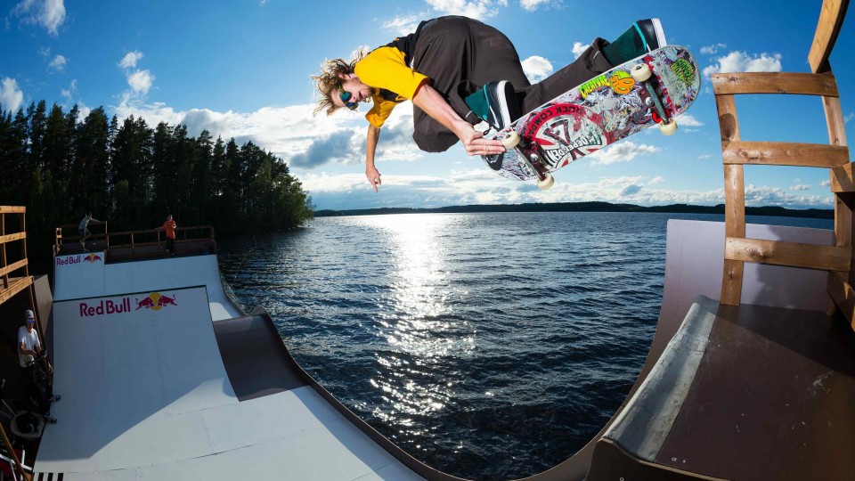 Skateboarding on a floating miniramp