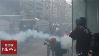 Tear gas & water cannons at Turkey’s May Day protests – BBC News