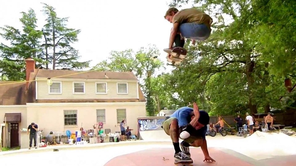 Backyard DIY skatepark – Red Bull DIY spot supply
