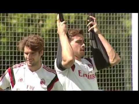 Work hard, Play hard! Training in Milanello | AC Milan Official