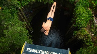 Cliff Diving in the Yucatán Peninsula – Red Bull Cliff Diving World Series 2014