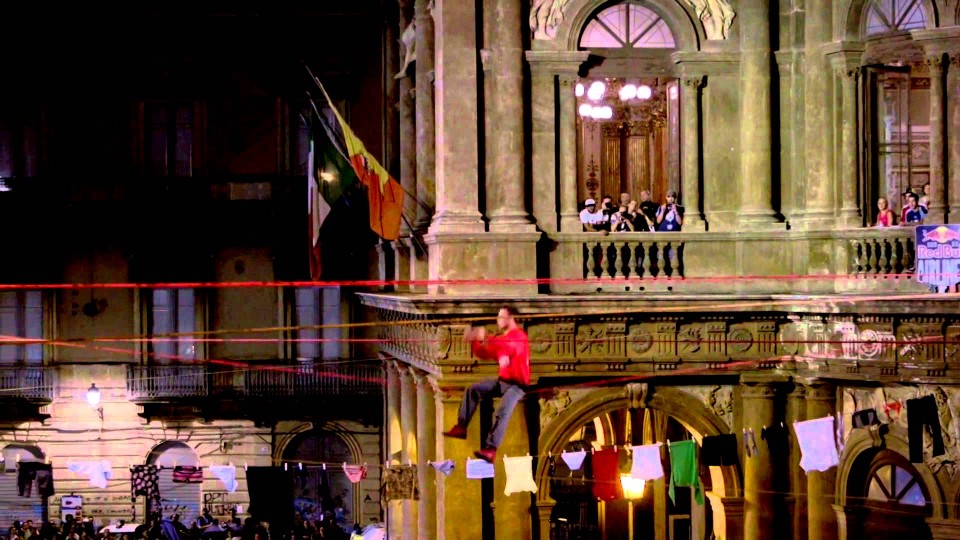 Slacklining Across Balconies in Italy – Red Bull Airlines 2014
