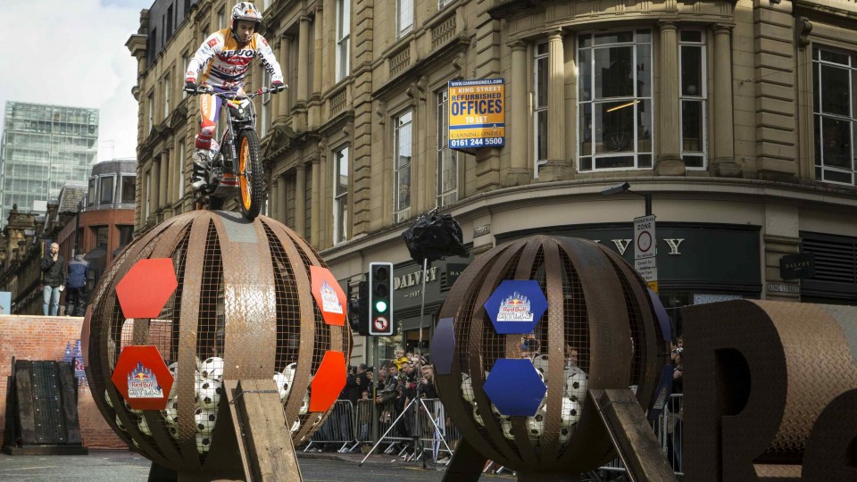 Urban Trials Riding on Unusual Obstacles – Red Bull City Trial