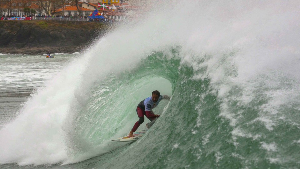 Surfing Showdown in Mundaka – Red Bull Rivals Spain 2014