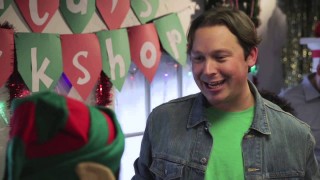 Elf Has An Awkward Encounter With a ’90s Mall Guy | Waiting For Santa | PEOPLE