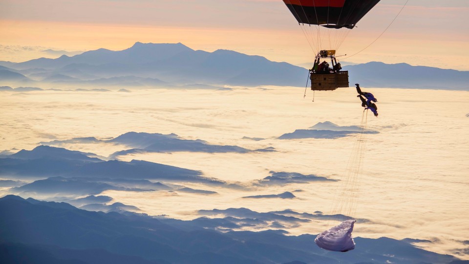 The Human Slingshot – High Altitude Paragliding