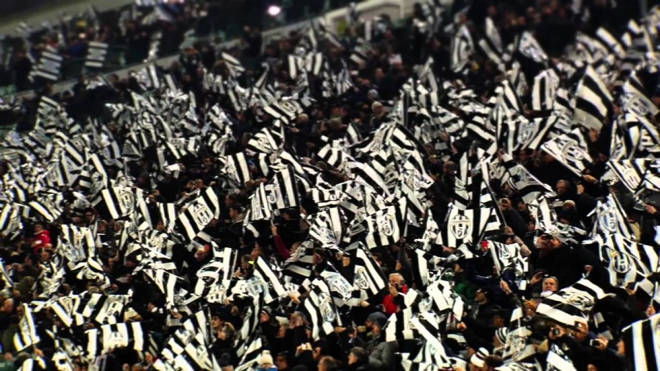 Juventus-Milan: i tifosi, la coreografia, la passione – Fans, choreography, passion